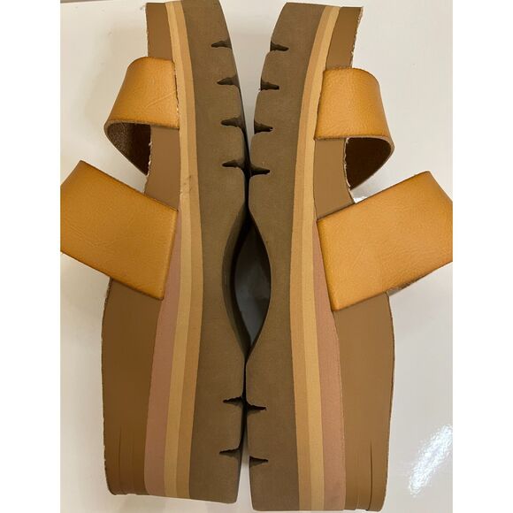 Reef Cushion Vista Hi sandals. Size 8.5(W). - Picture 6 of 8